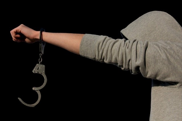 В Сургуте будут судить отморозка за изнасилование несовершеннолетней