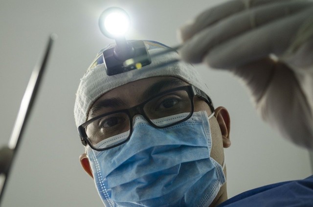 В Омске больницы возобновляют приём узких специалистов
