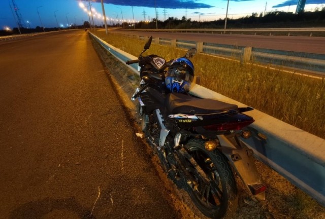 В Сургуте в результате ДТП погибла женщина - водитель скутера