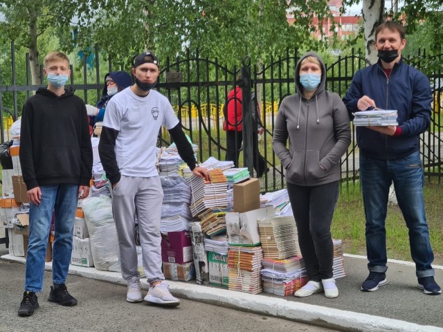 Школы и детские сады Сургутского района собирают тонны макулатуры