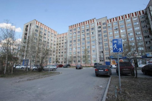 В больнице Сургута скончалась 14-летняя девочка, упавшая с крыши дома