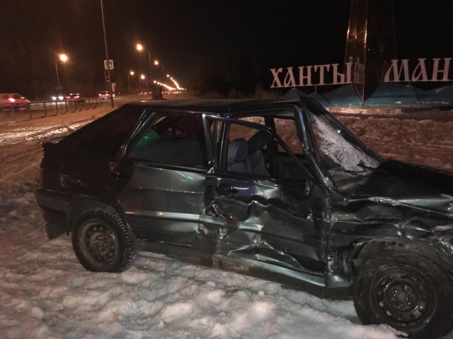 В Ханты-Мансийске в ДТП пострадали двое детей В Ханты-Мансийске в ДТП пострадали двое детей
