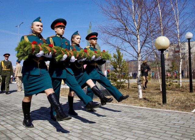 9 мая в Сургутском районе почтили память павших и поздравили ветеранов с Днём Победы