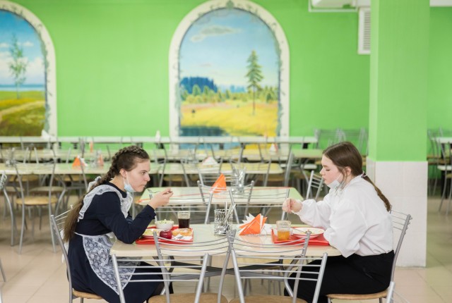 ​В Барсово запустили пилотный проект организации питания для школьников
