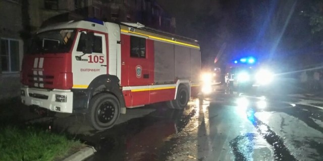 В Екатеринбурге на ул. Можайского сгорел двухэтажный дом В Екатеринбурге на ул. Можайского сгорел двухэтажный дом