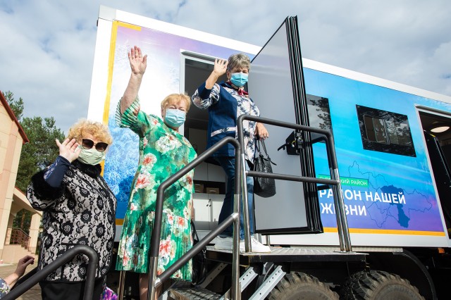 В Сургутском районе чудо-машина покоряет сердца пожилых людей