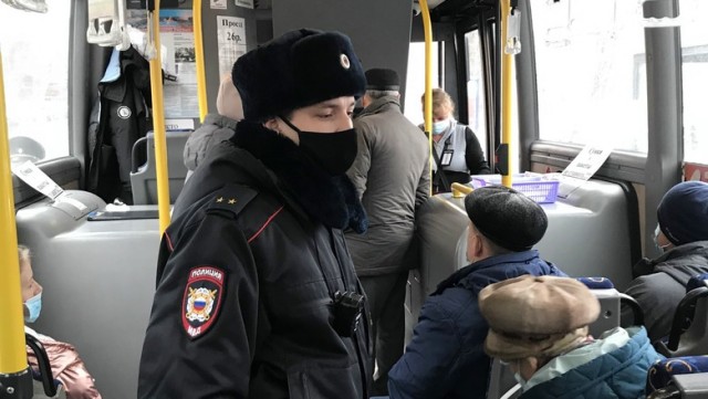 В Сургуте прошли проверки по соблюдению масочного режима в автобусах