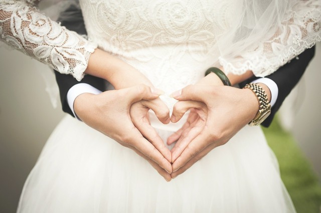 ​В Орловской области снизилось количество свадеб и разводов