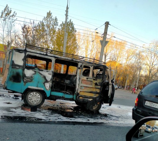 В Ульяновске на ходу загорелся автомобиль УАЗ
