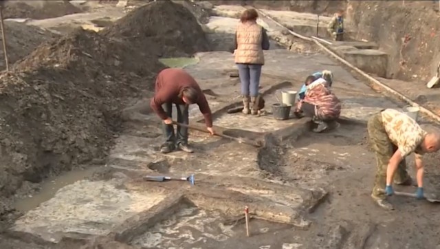 Московские археологи нашли самую древнюю дорогу Смоленска