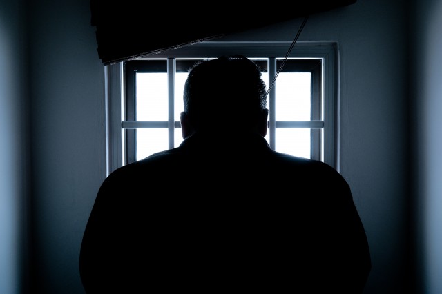 В Вольске пенсионера осудили за изнасилование шестилетней девочки