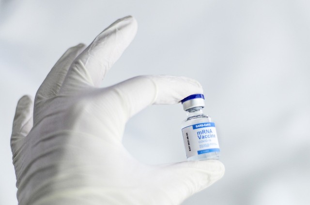 В Брянске власти проведут проверку рассказа женщины о смерти мужа после прививки