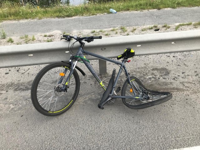 В Сургуте женщина сбила 21-летнего велосипедиста