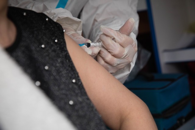 ​Вакцина «Спутник Лайт» для ревакцинации поступит в Югру в ближайшее время