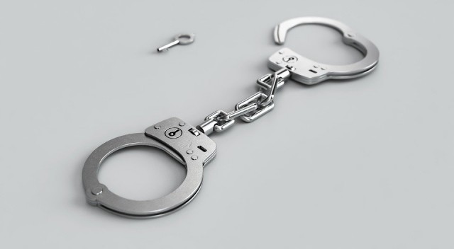 Житель Югры подозревается в нападении на оперуполномоченного Житель Югры подозревается в нападении на оперуполномоченного
