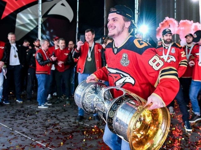 Кубок Гагарина по хоккею впервые прилетит в Сургут
