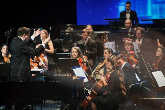 Сургутская филармония подарит жителям праздничный концерт