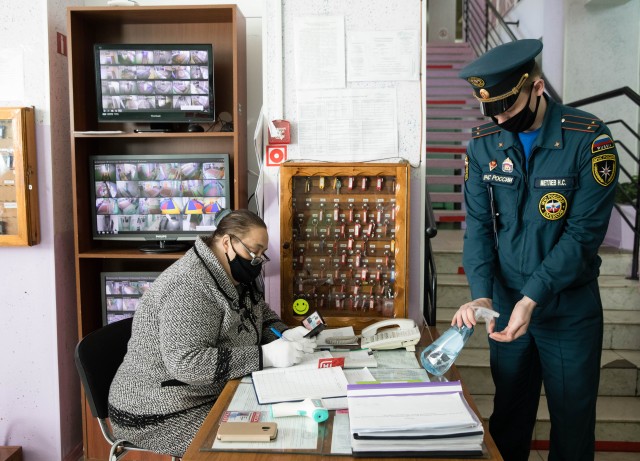 В первой школе Белого Яра обновят радиационное убежище В первой школе Белого Яра обновят радиационное убежище