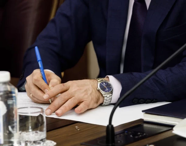 Депутаты Сургута назначат врио главы города после отставки Андрея Филатова
