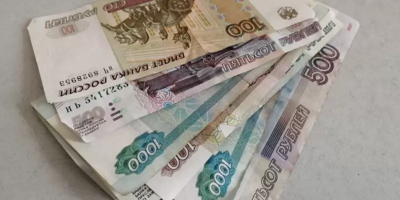 В Югре водителю и маляру готовы платить по 300 тысяч рублей в месяц