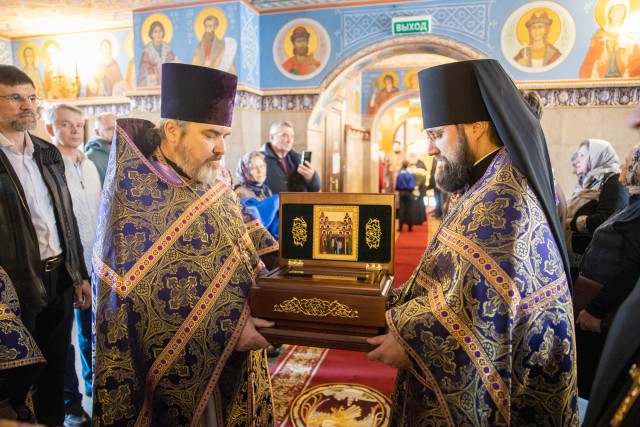 В ХМАО на вечное хранение доставили православную святыню
