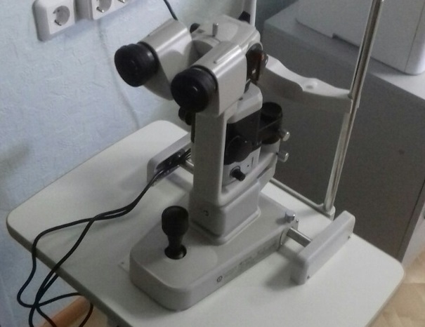 В поликлиниках Белого Яра и Солнечного появилось новое оборудование для офтальмологов