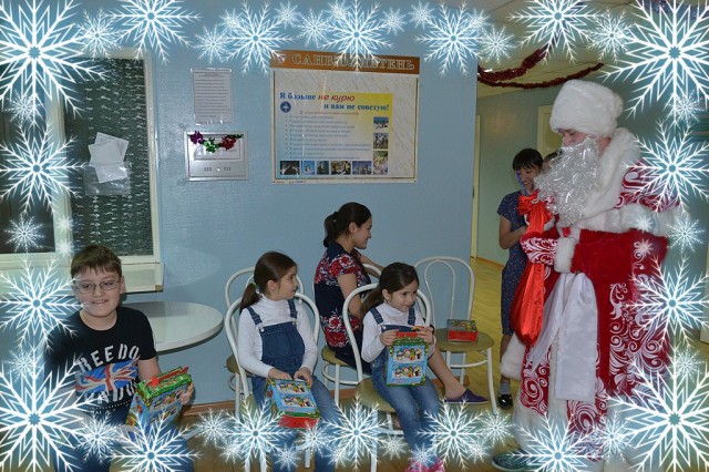 Фёдоровские волонтёры провели новогоднюю акцию «Подари улыбку»