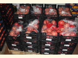 В Сургуте уничтожены больше тонны яблок и гранатов