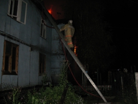 В Югре 44 человека эвакуировано из горящего дома