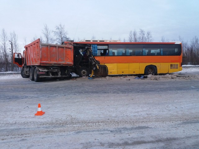 В Сургутском районе произошло ДТП с пассажирским автобусом