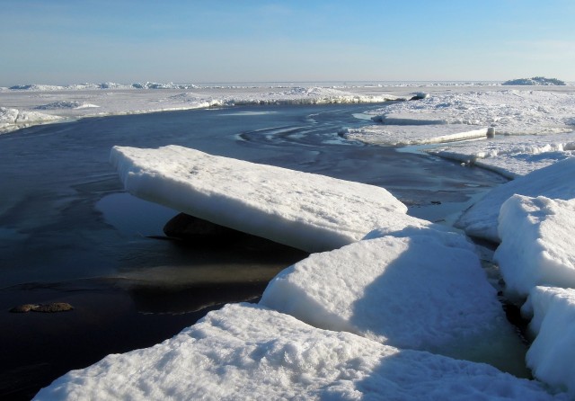 ​Из-за тёплой погоды ледовые переправы в Югре могут закрыть на месяц раньше