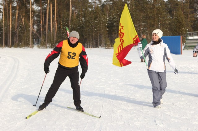 Представители национальных объединений Лянтора вышли на лыжню дружбы