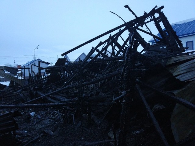 В Ханты-Мансийске на пожаре погибла женщина
