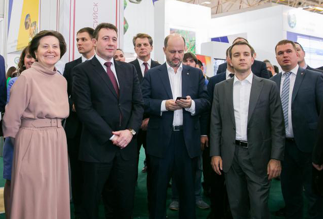 ​Наталья Комарова посетила выставку «Информационные технологии для всех»