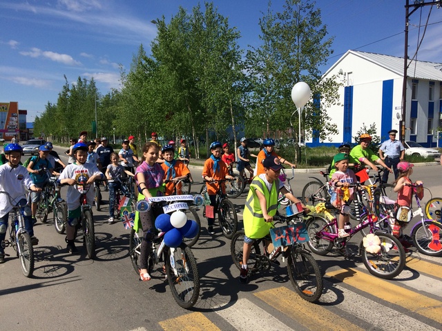 ​В Лянторе прошёл велосипедный веломарафон «За безопасность детей на дорогах»