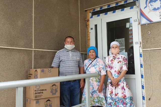 В Сургутском районе продолжается акция «Коробки добра»