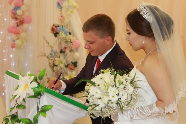 В День любви, семьи и верности в Лянторе сочетались браком 3 семьи