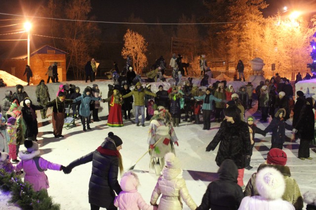 В Барсово состоялось открытие снежного городка