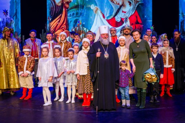 Губернатор Югры Наталья Комарова посетила Рождественский концерт