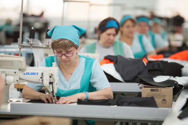 В Белом Яре открылась сургутская швейная фабрика