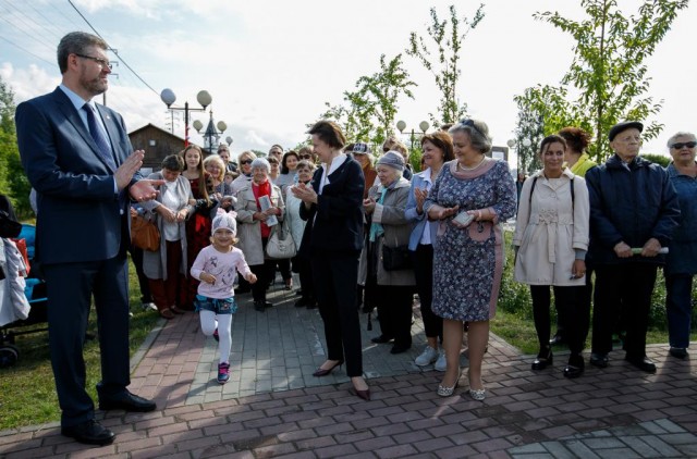 Губернатор ХМАО присоединилась к празднику улицы в Нефтеюганске