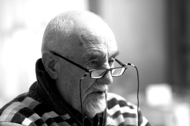​В Ангарске 93-летний пенсионер перевёл мошенникам полмиллиона рублей