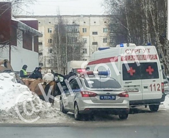 В Сургуте под колёсами трактора погибла 81-летняя пенсионерка