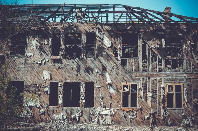 В Сургутском районе сгорел расселённый дом / ВИДЕО