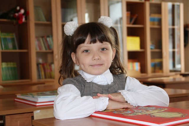 Как в Сургутском районе записать ребёнка в первый класс?
