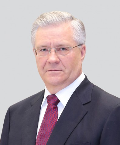 Генеральный директор ПАО «Сургутнефтегаз» Владимир Богданов поздравляет с Днём Победы
