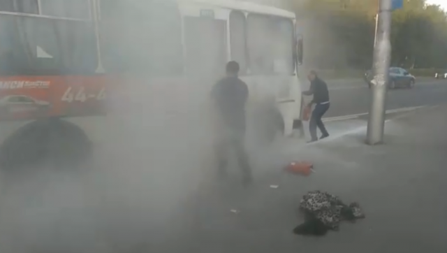 В Сургуте загорелся пассажирский автобус