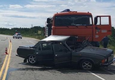В Югре КАМАЗ подмял легковушку: водитель погиб