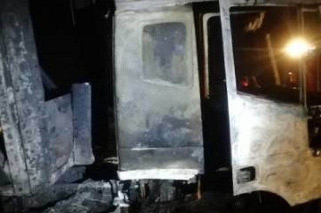 В ХМАО за сутки сгорели автомобиль и подъезды жилых домов