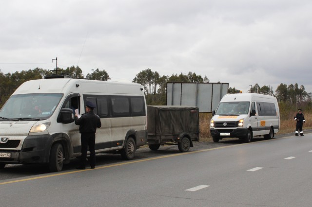 Полицейские проведут осмотр юридического транспорта в Сургутском районе